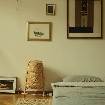 Spacious In Center דירה *